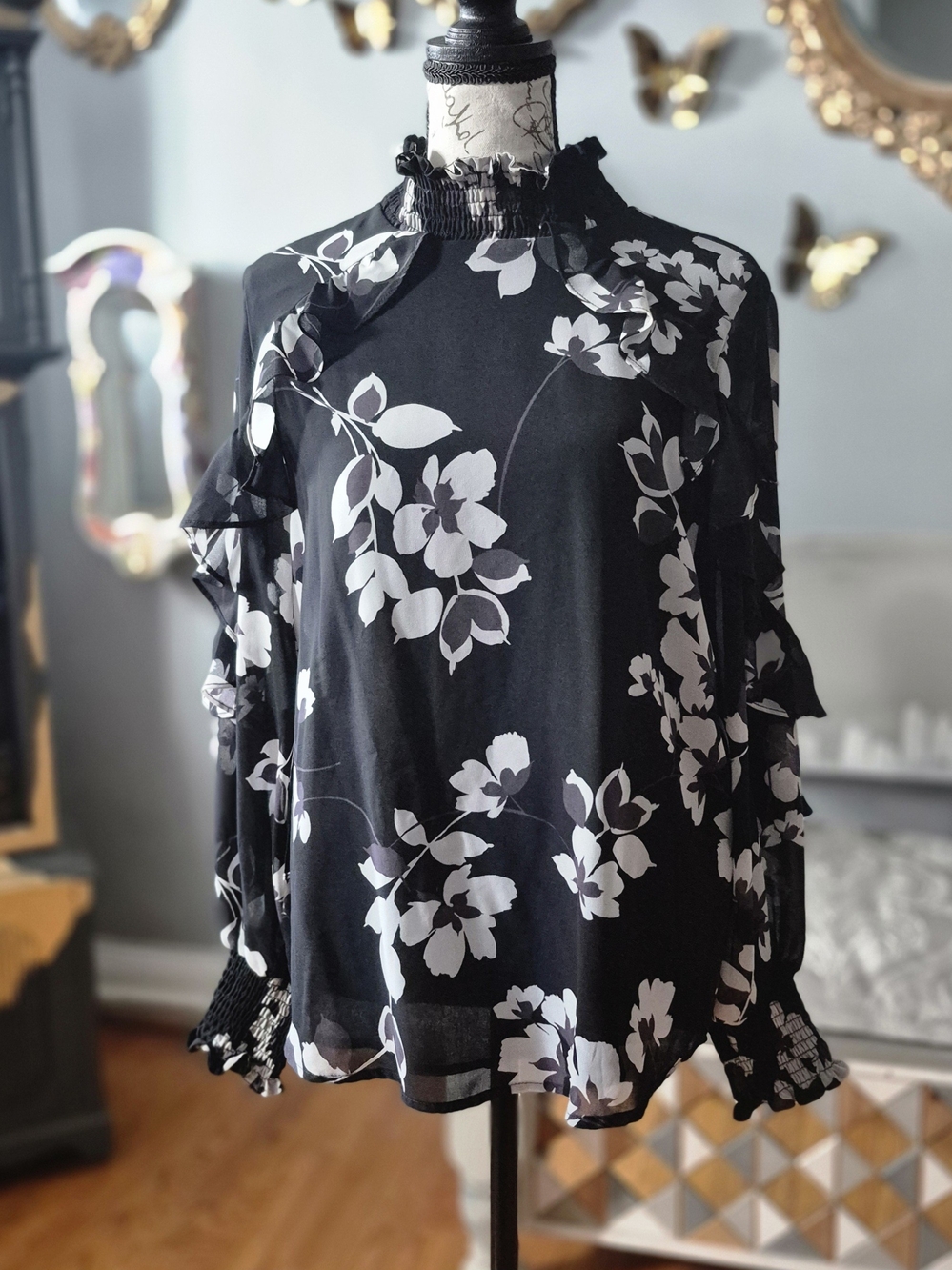 Calvin Klein Stevie Nicks Vibe Black and White Floral Ruffle Blouse Small